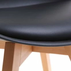 Chaises Scandinaves Noir Et Bois Clair (lot De 4) PAULINE -Canapé Soldes chaises scandinaves noir et bois clair lot de 4 pauline 32455 5e53b9b14d508 1200 675